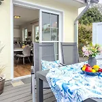 Wellenbrecher Holiday home *